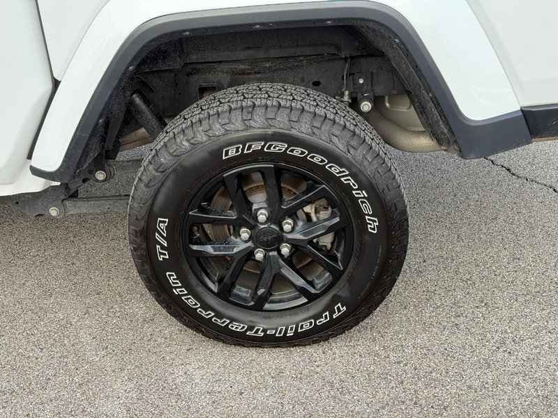 Jeep Gladiator Vehicle Image 05