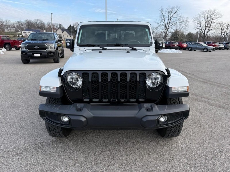Jeep Gladiator Vehicle Image 12