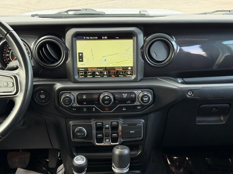 Jeep Gladiator Vehicle Image 16