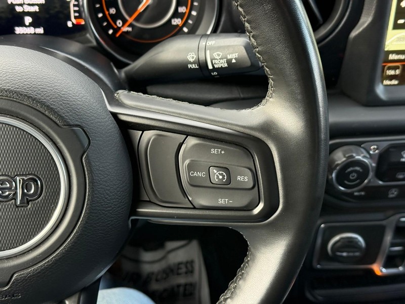 Jeep Gladiator Vehicle Image 21