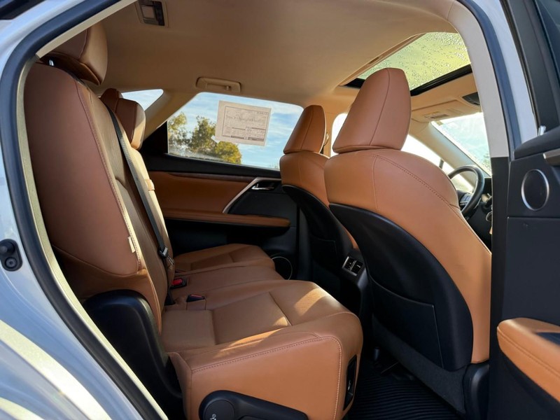 Lexus RX Vehicle Image 15