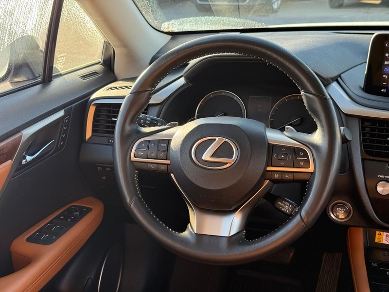 Lexus RX Vehicle Image 17