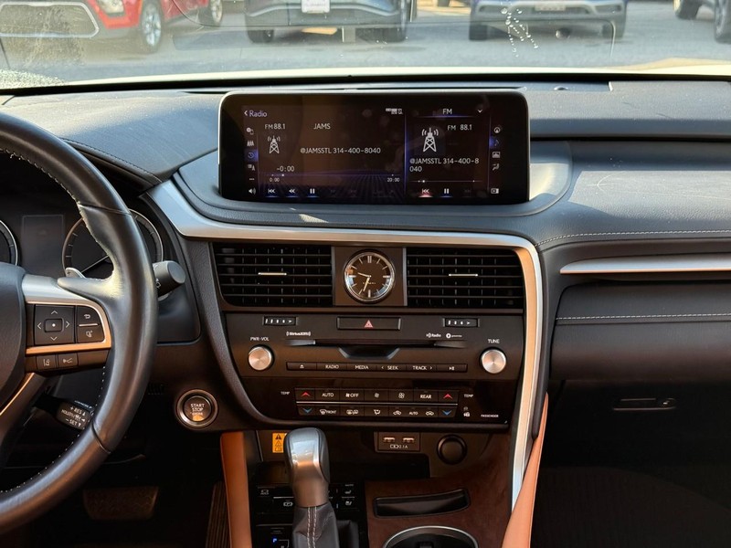 Lexus RX Vehicle Image 18