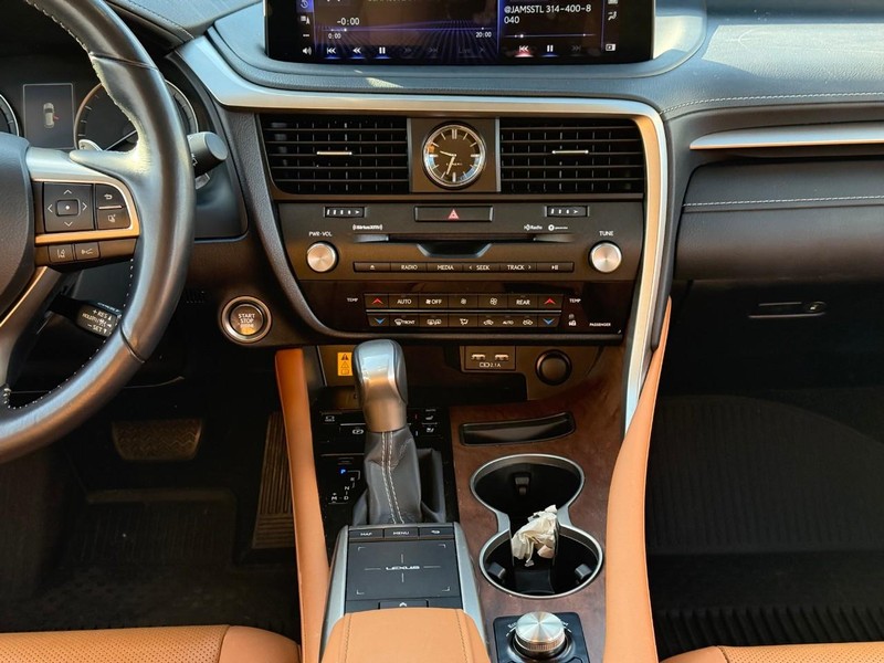 Lexus RX Vehicle Image 19