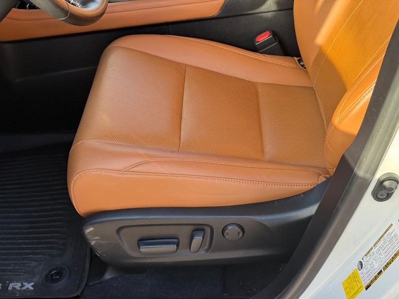 Lexus RX Vehicle Image 22