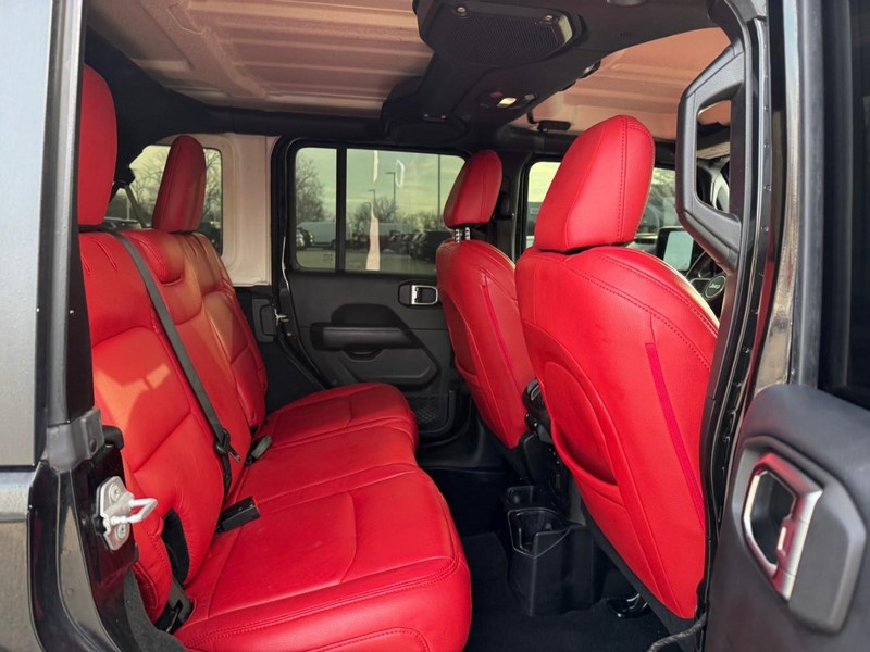 Jeep Wrangler Unlimited Vehicle Image 12