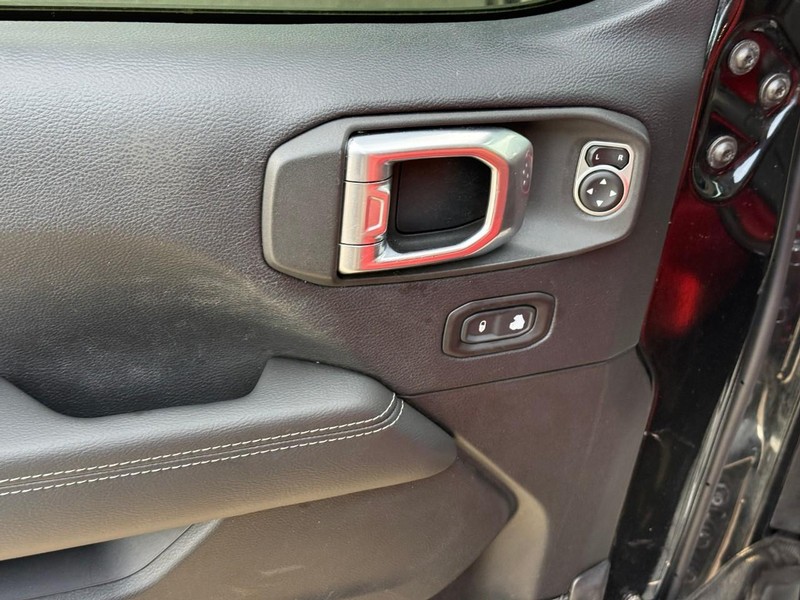 Jeep Wrangler Unlimited Vehicle Image 13