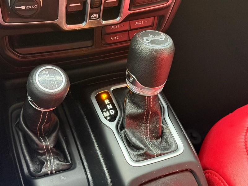 Jeep Wrangler Unlimited Vehicle Image 18