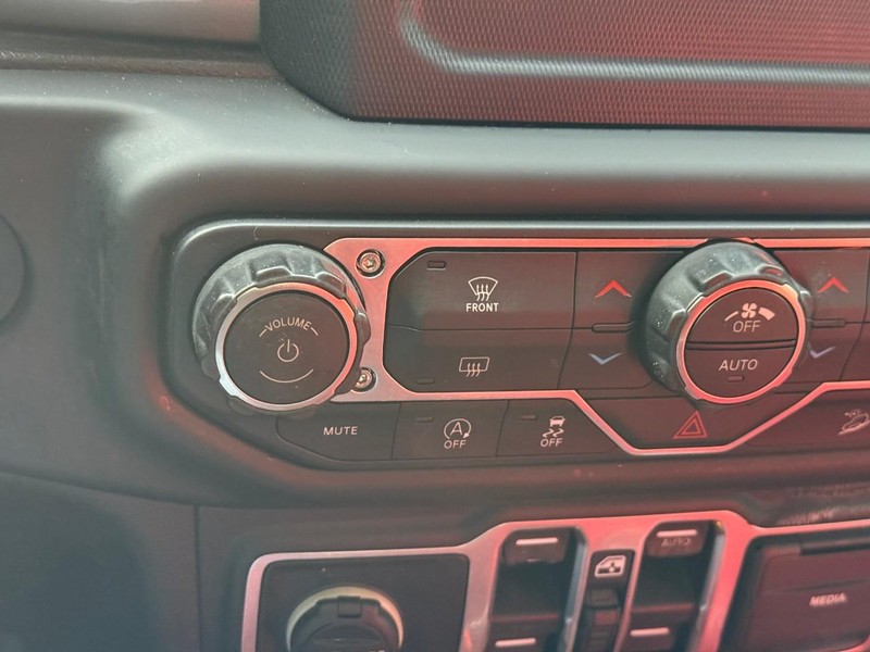 Jeep Wrangler Unlimited Vehicle Image 19