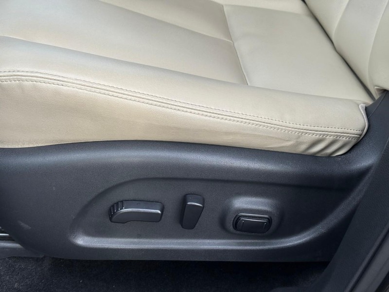 Nissan Murano Vehicle Image 22