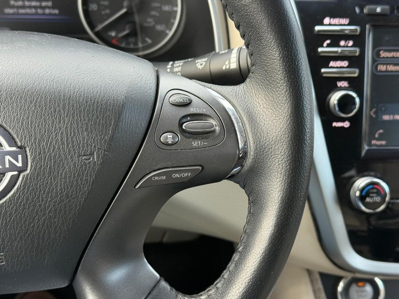 Nissan Murano Vehicle Image 24