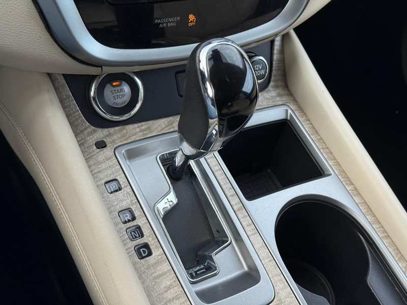 Nissan Murano Vehicle Image 26