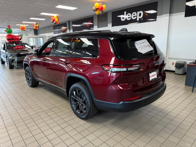 Jeep Grand Cherokee L Vehicle Image 03