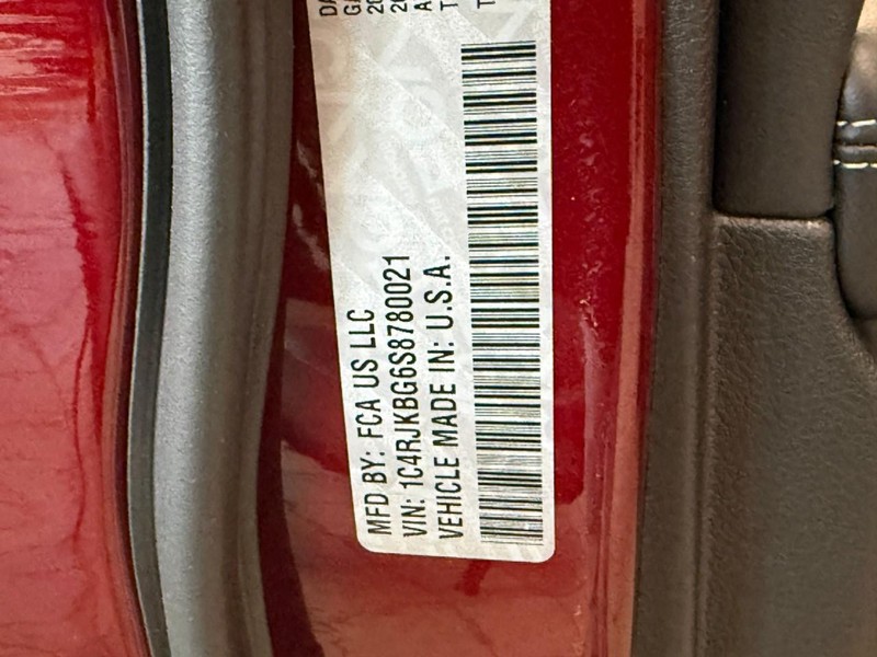 Jeep Grand Cherokee L Vehicle Image 17