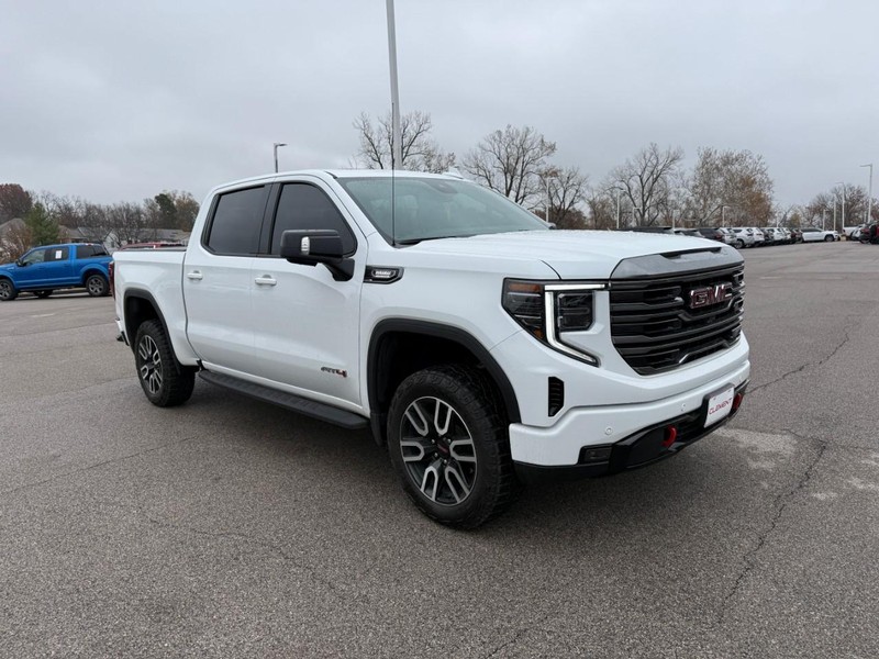 GMC Sierra 1500 Vehicle Image 11