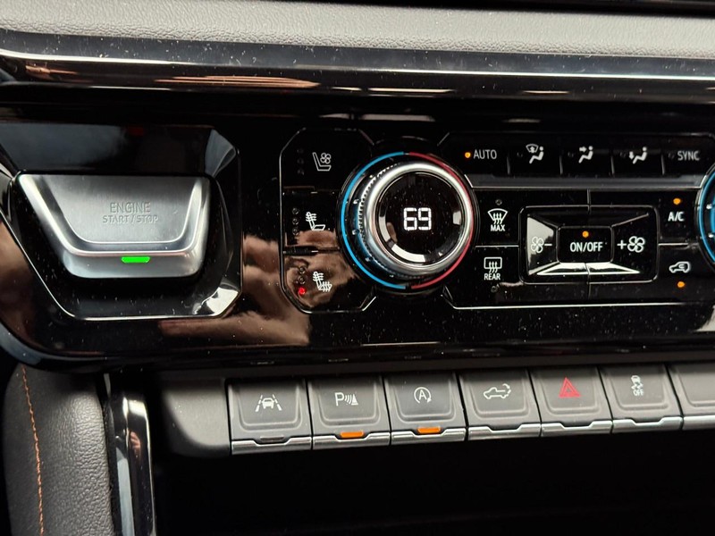 GMC Sierra 1500 Vehicle Image 25