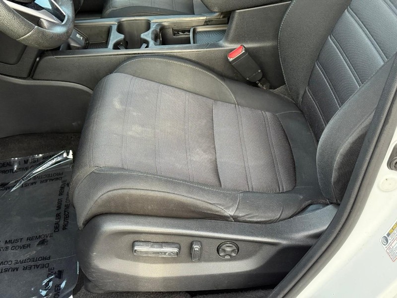 Honda CR-V Vehicle Image 21