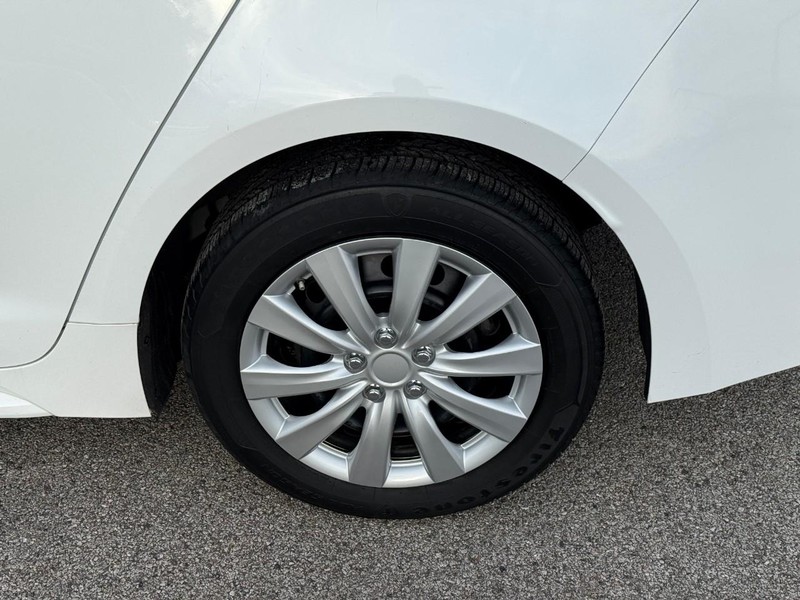 Toyota Corolla Vehicle Image 05