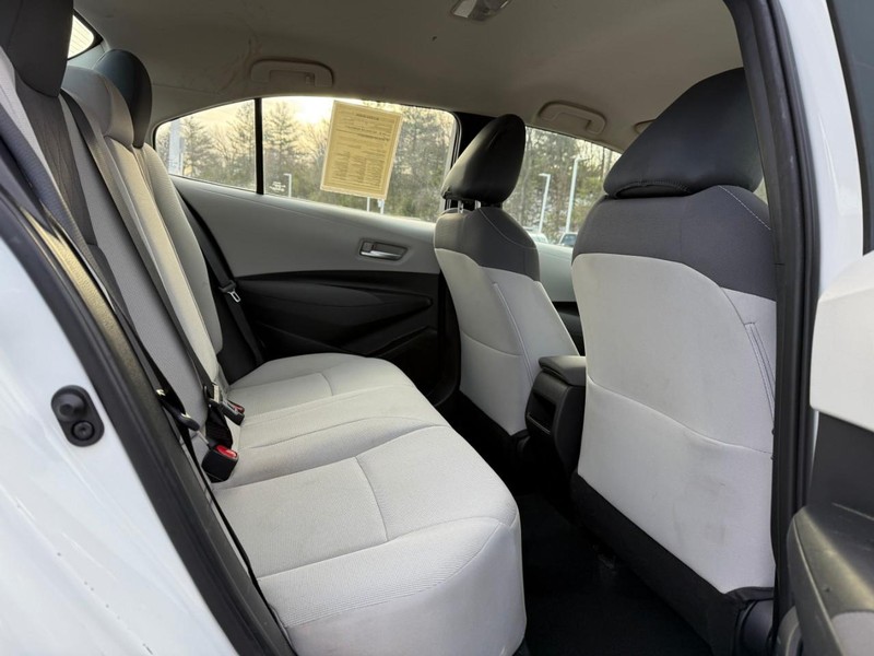 Toyota Corolla Vehicle Image 12