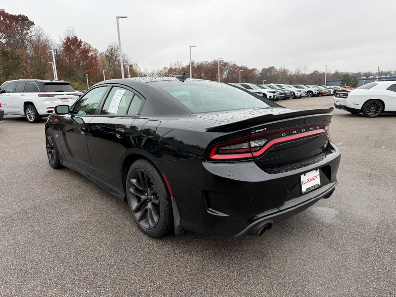 Dodge Charger Vehicle Full-screen Gallery Image 3