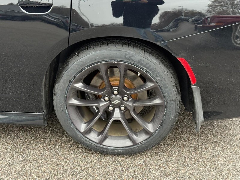 Dodge Charger Vehicle Full-screen Gallery Image 4