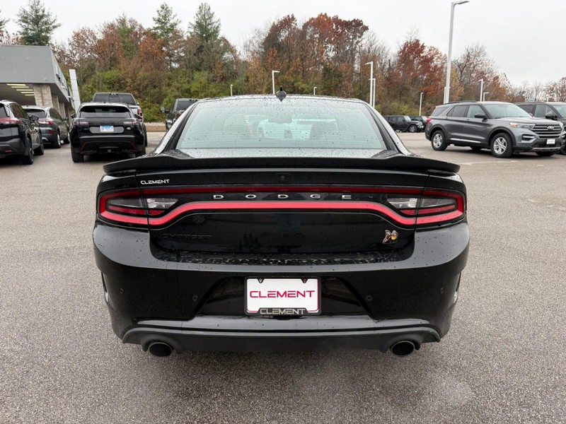 Dodge Charger Vehicle Full-screen Gallery Image 6