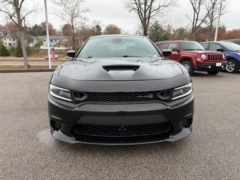 Dodge Charger Vehicle Full-screen Gallery Image 8