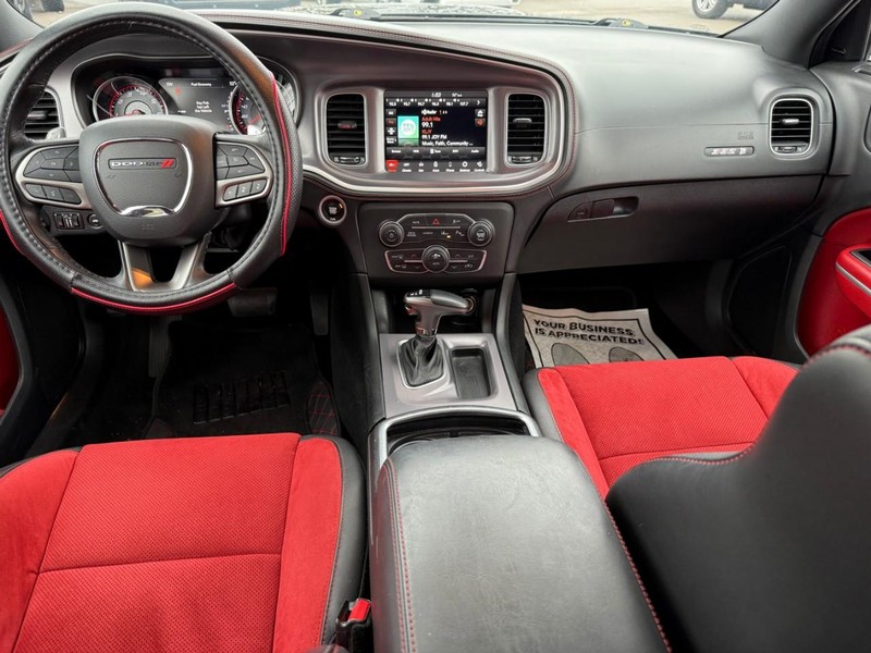 Dodge Charger Vehicle Full-screen Gallery Image 10