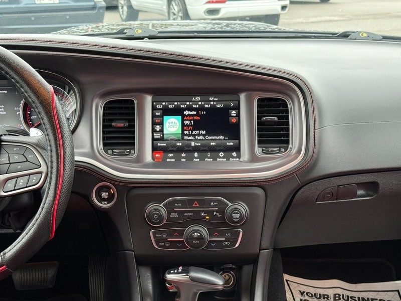 Dodge Charger Vehicle Full-screen Gallery Image 12