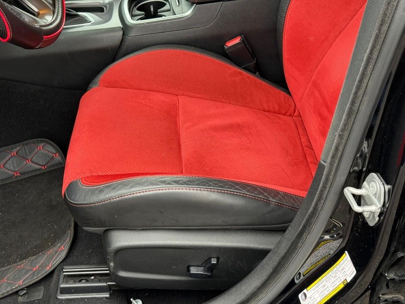 Dodge Charger Vehicle Full-screen Gallery Image 16