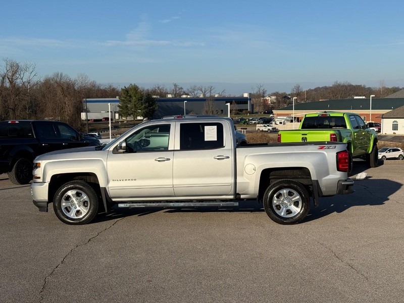 Chevrolet Silverado 1500 Vehicle Full-screen Gallery Image 2