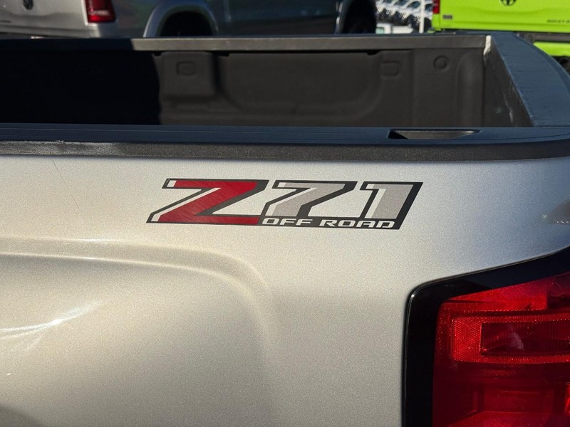 Chevrolet Silverado 1500 Vehicle Full-screen Gallery Image 5