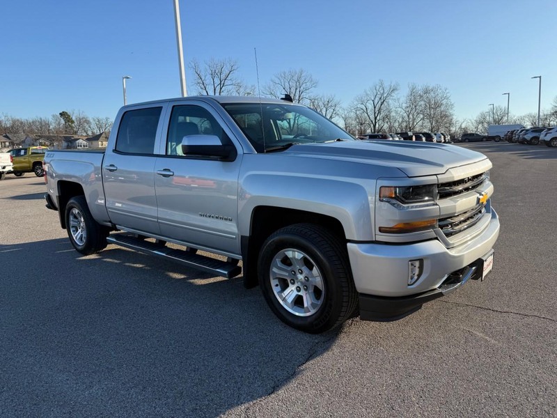 Chevrolet Silverado 1500 Vehicle Full-screen Gallery Image 10
