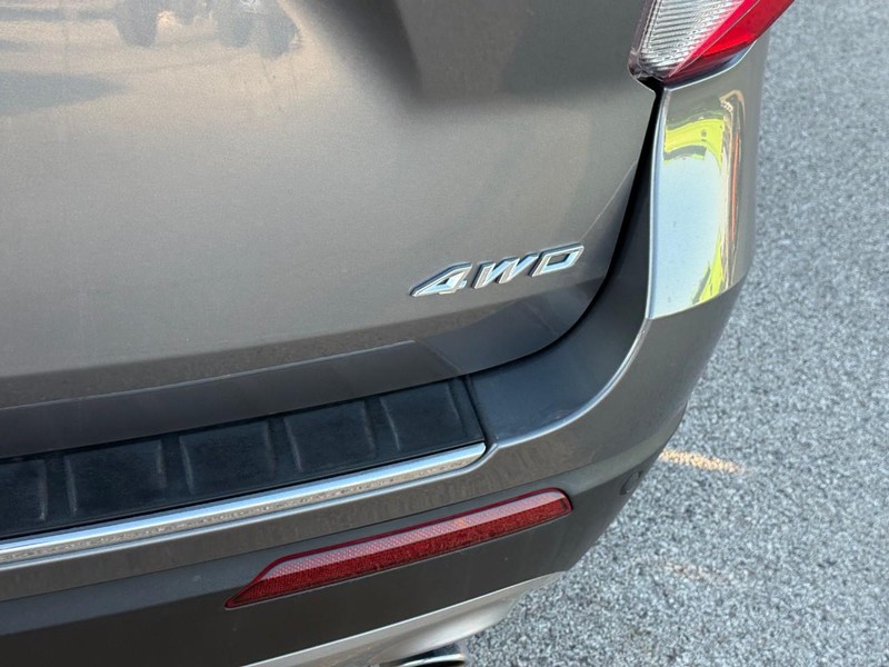 Ford Explorer Vehicle Image 08