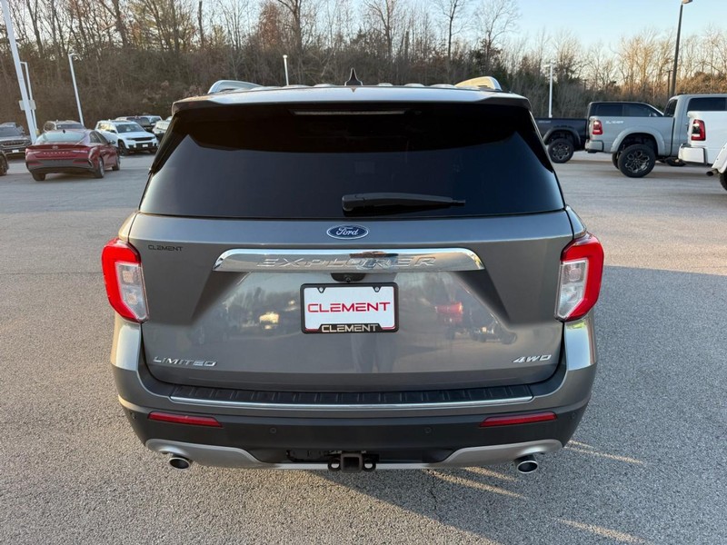 Ford Explorer Vehicle Image 11