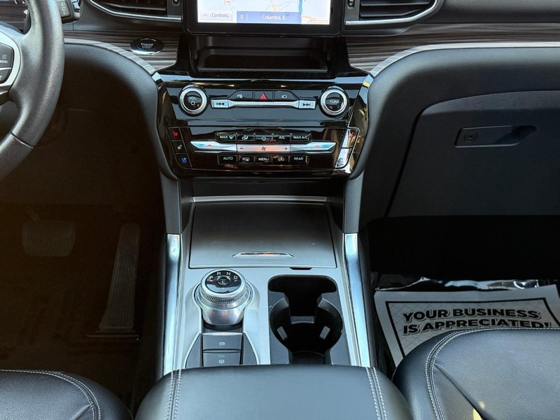 Ford Explorer Vehicle Image 20