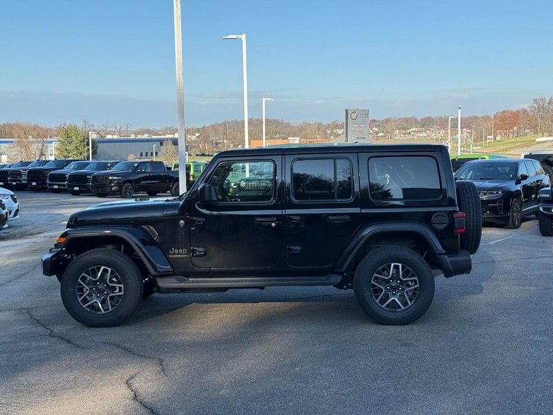 Jeep Wrangler Vehicle Image 03