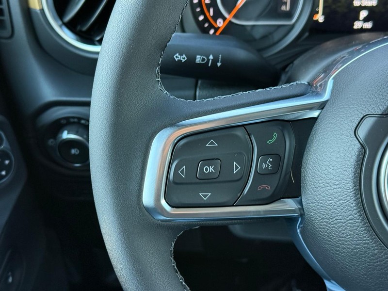 Jeep Wrangler Vehicle Image 16