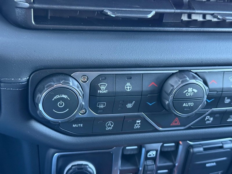 Jeep Wrangler Vehicle Image 20