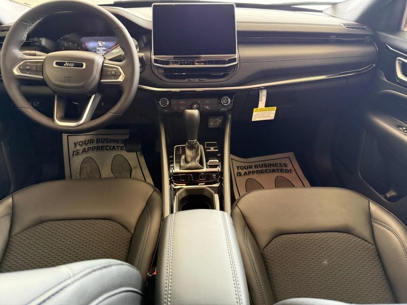 Jeep Compass Vehicle Full-screen Gallery Image 5