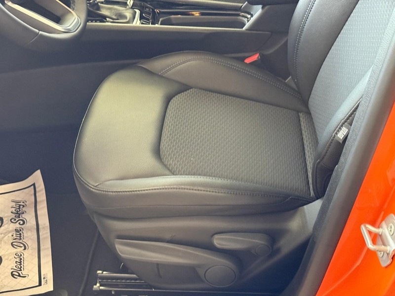 Jeep Compass Vehicle Full-screen Gallery Image 10