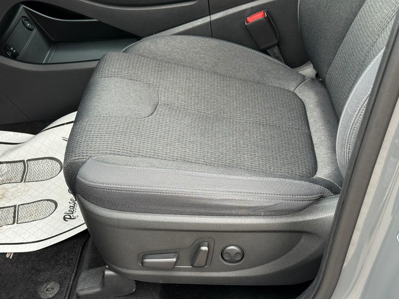 Hyundai Santa Fe Vehicle Image 19