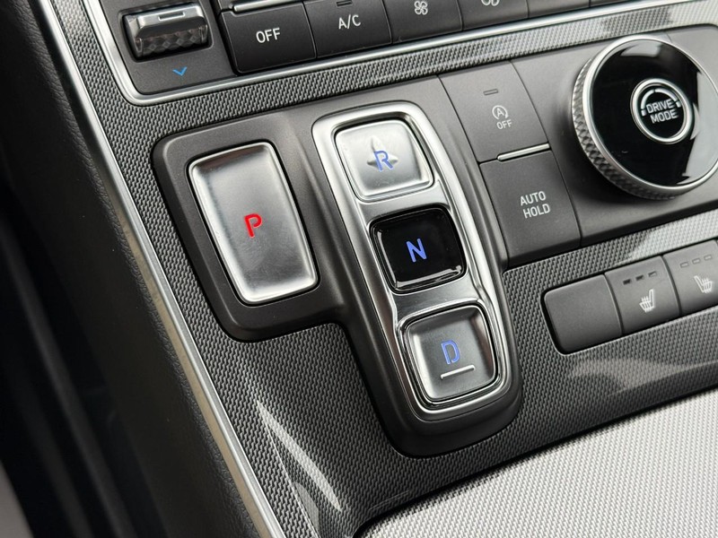 Hyundai Santa Fe Vehicle Image 21