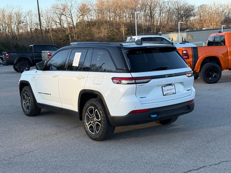 Jeep Grand Cherokee 4xe Vehicle Image 04