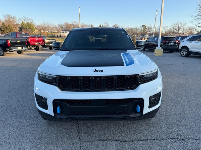 Jeep Grand Cherokee 4xe Vehicle Image 13