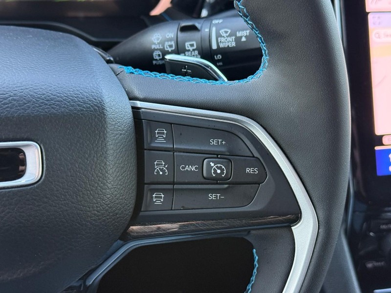 Jeep Grand Cherokee 4xe Vehicle Image 24