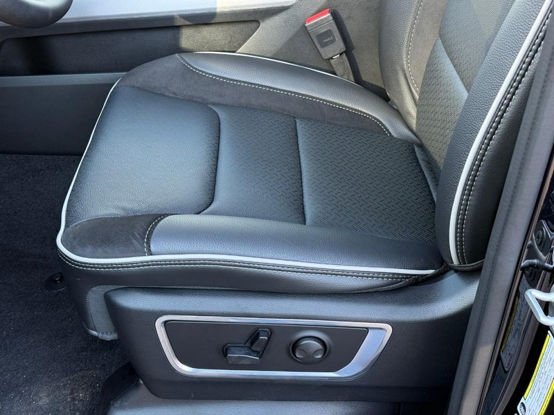 Ram 1500 Vehicle Image 16