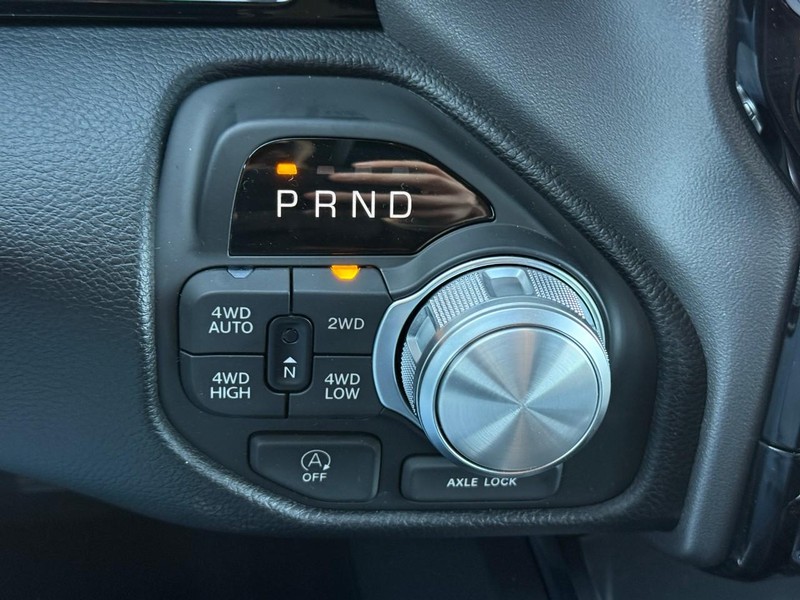 Ram 1500 Vehicle Image 18