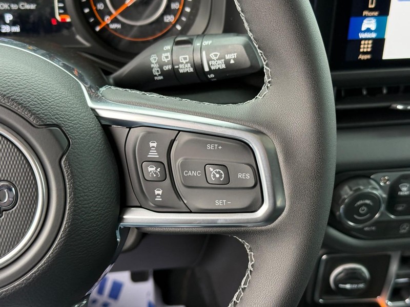 Jeep Wrangler Vehicle Full-screen Gallery Image 13