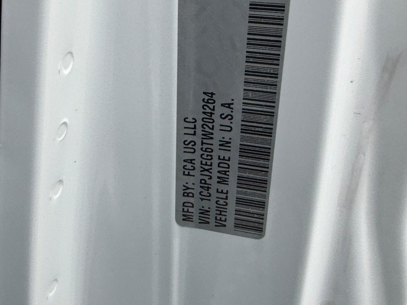 Jeep Wrangler Vehicle Full-screen Gallery Image 17